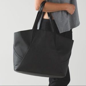 Lululemon All Day Tote 26L